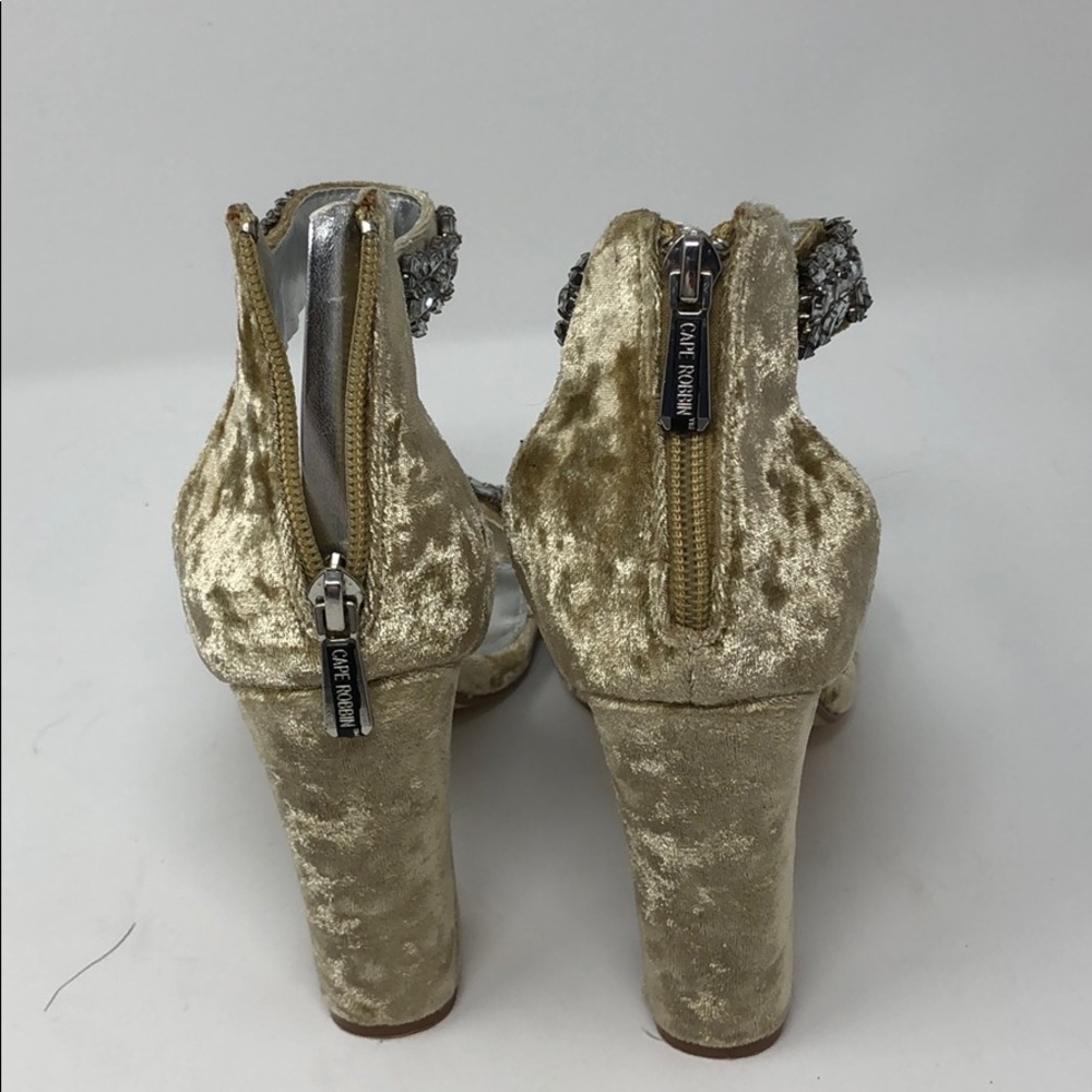 Cape Robbins Velvet Mustard high heels - Picture 3 of 5